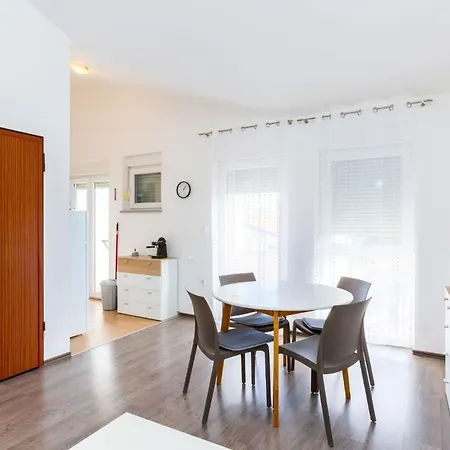 Ferienwohnung Fur 4 Personen Ca 40 Qm In Medulin, Istrien Sudkuste Von Istrien - B60180 Appartamento Medolino